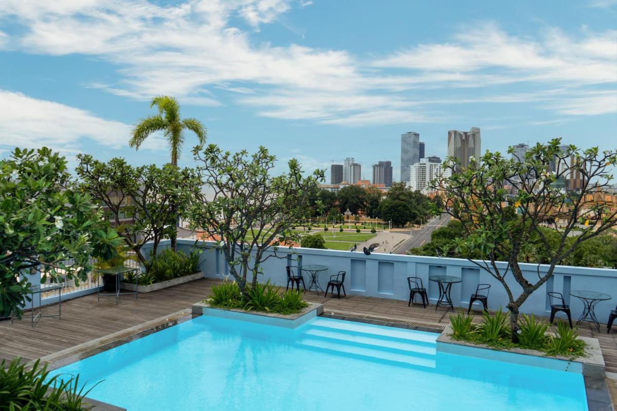 The Frangipani Royal Palace Hotel